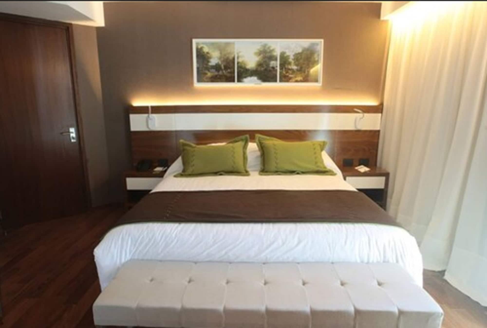 Yrigoyen 111 Hotel Córdoba Exteriér fotografie